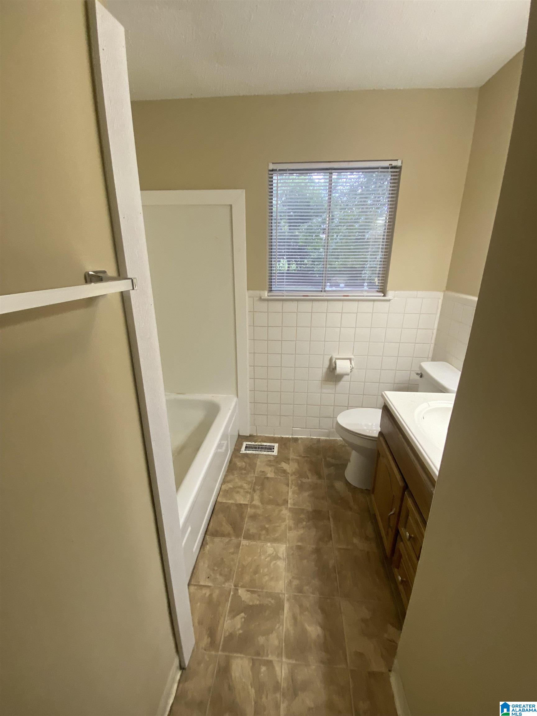 320 1st Street Pleasant Grove, AL 35127 - Photo 8 of 17