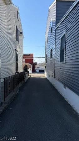 a view of back yard of the house