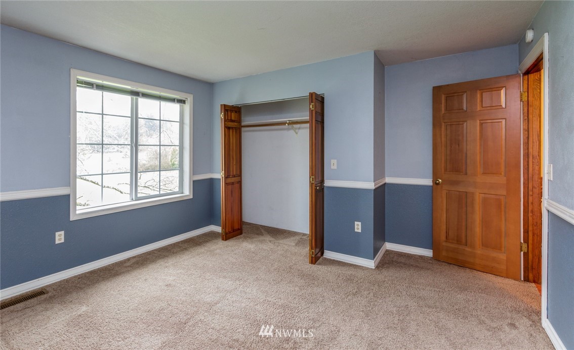 3765 East Smith Road Bellingham, WA 98226 - Photo 14 of 25 Gallery Image 14