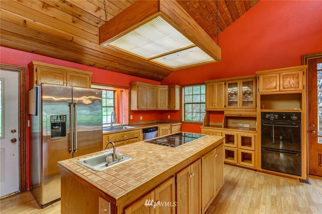 3765 East Smith Road Bellingham, WA 98226 - Photo 3 of 25 Gallery Image 3