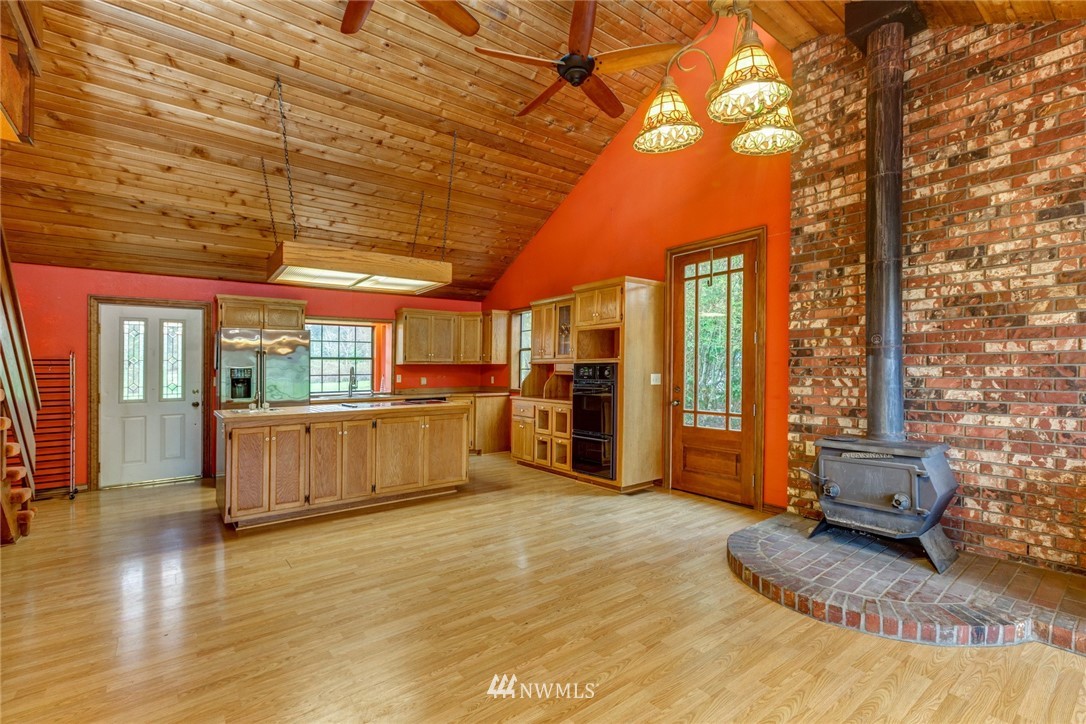 3765 East Smith Road Bellingham, WA 98226 - Photo 5 of 25 Gallery Image 5