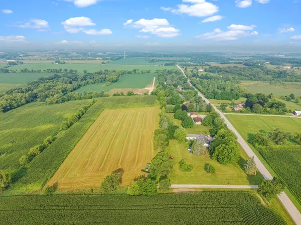 $282,900 | 5 Swoboda Road, East Troy, WI 53120