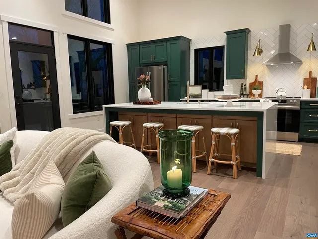 $995,000 | 48 Oak Lane, Roseland, VA 22967