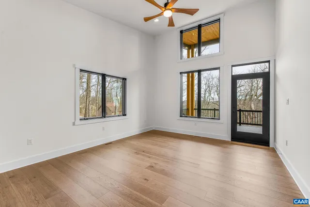 $995,000 | 48 Oak Lane, Roseland, VA 22967