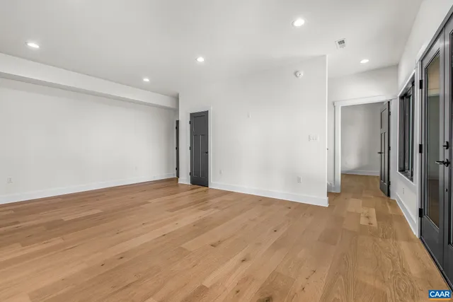 $995,000 | 48 Oak Lane, Roseland, VA 22967