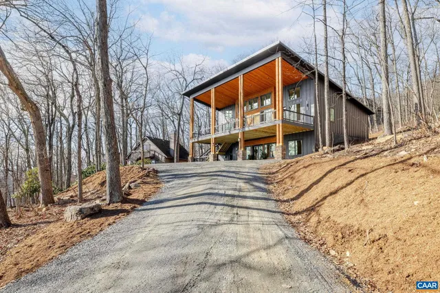 $995,000 | 48 Oak Lane, Roseland, VA 22967