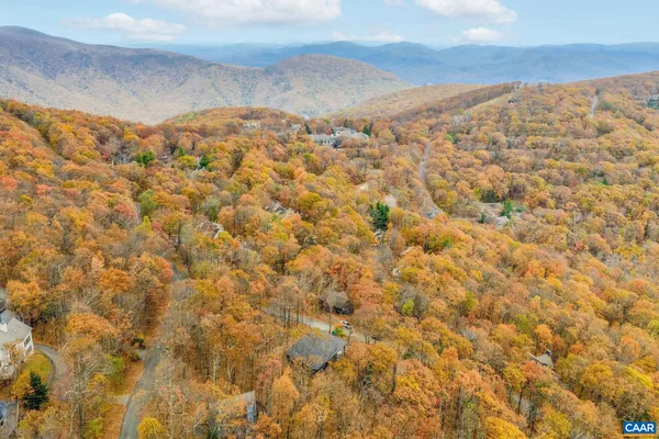 $995,000 | 48 Oak Lane, Roseland, VA 22967