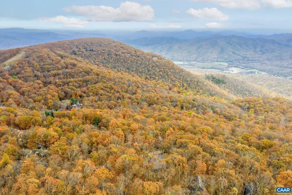 $995,000 | 48 Oak Lane, Roseland, VA 22967