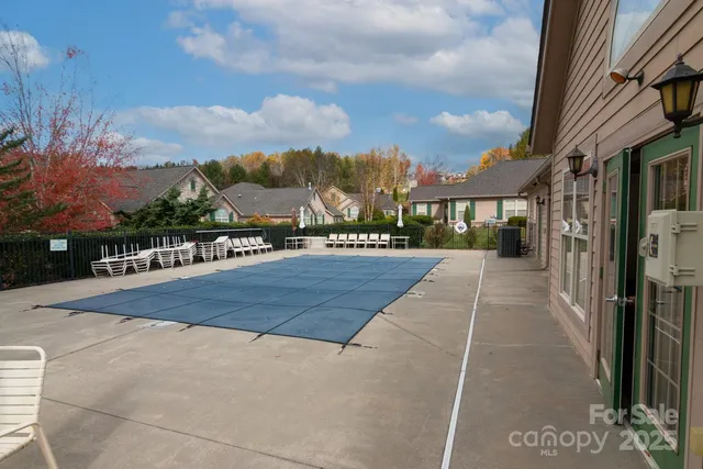 $495,000 | 92 Mountain Meadow Circle, Weaverville, NC 28787