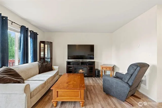 $2,998 | 1932 76th Avenue Southeast, Lake Stevens, WA 98258