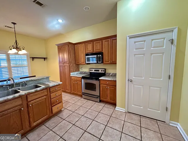 $335,000 | 234 Sedgebrooke Drive, Warner Robins, GA 31088