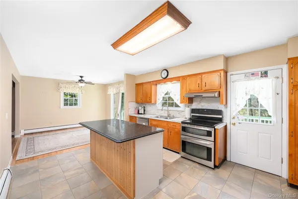 $565,000 | 2790 Salt Point Turnpike, Clinton Corners, NY 12514