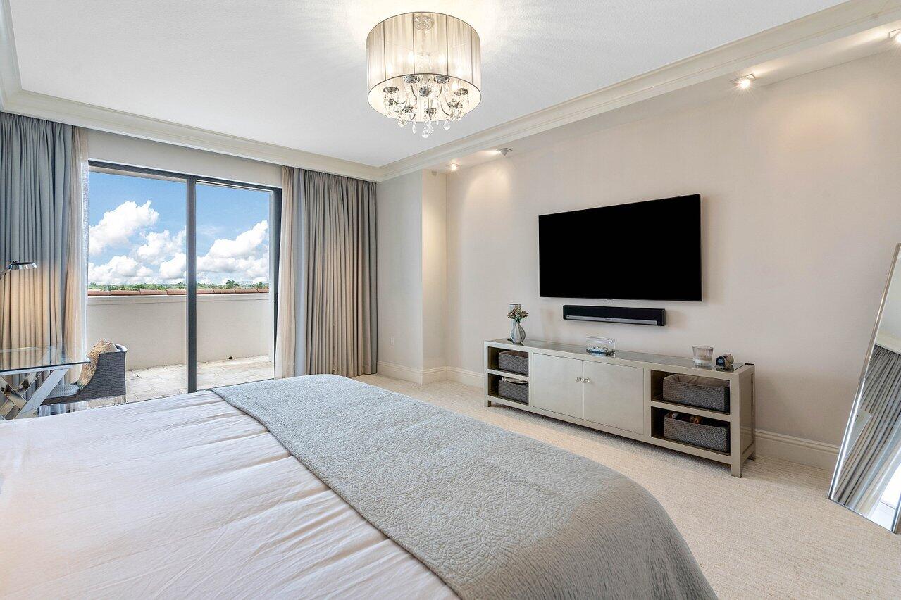200 East Palmetto Park Road, Unit 401 Boca Raton, FL 33432 - Photo 19 of 52 Expansive Primary Bedroom