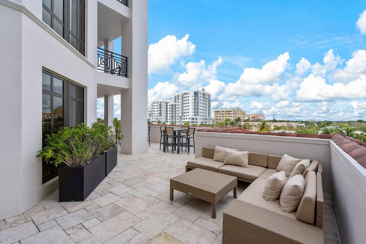 200 East Palmetto Park Road, Unit 401 Boca Raton, FL 33432 - Photo 6 of 52 Oversized Balcony