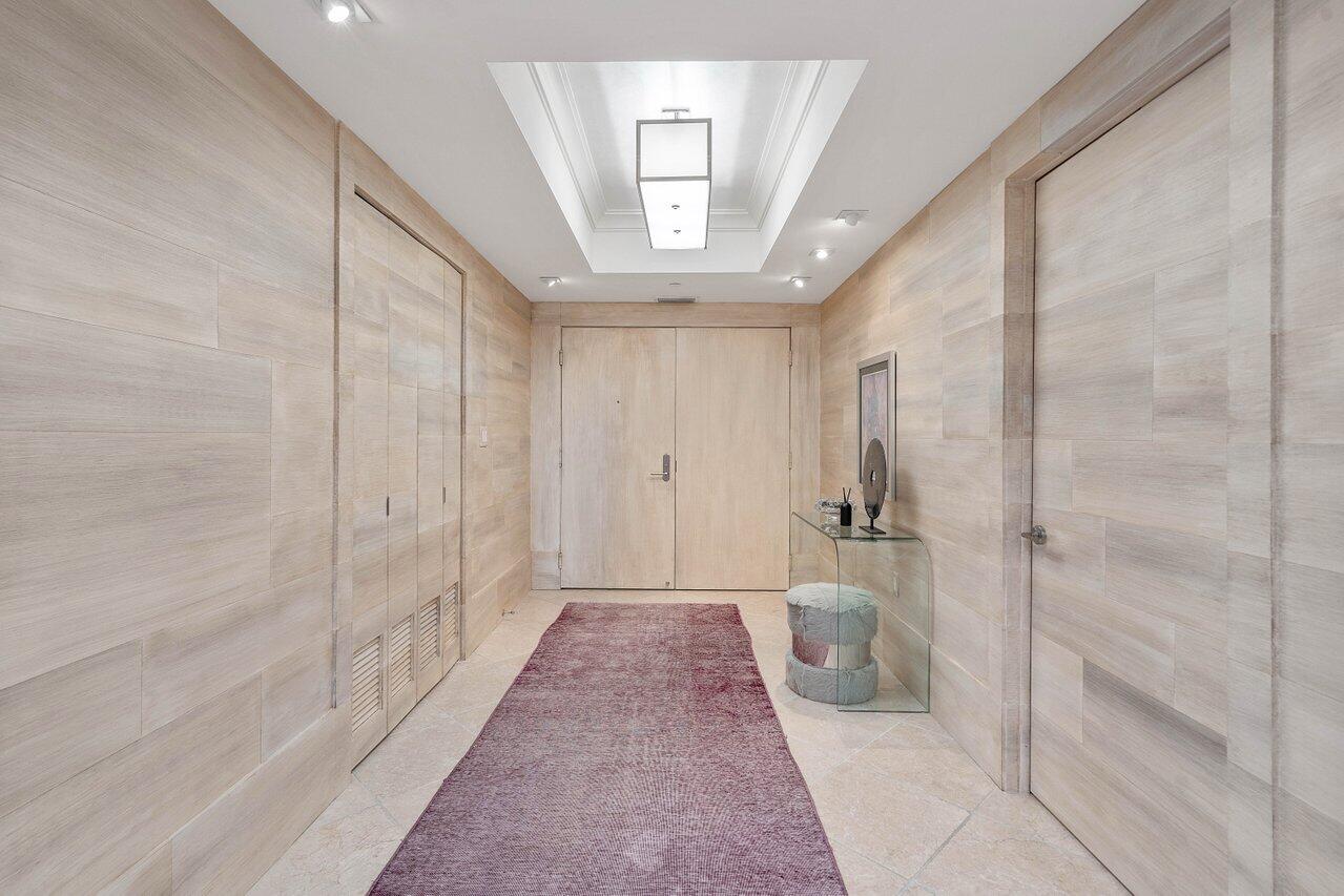 200 East Palmetto Park Road, Unit 401 Boca Raton, FL 33432 - Photo 8 of 52 Foyer