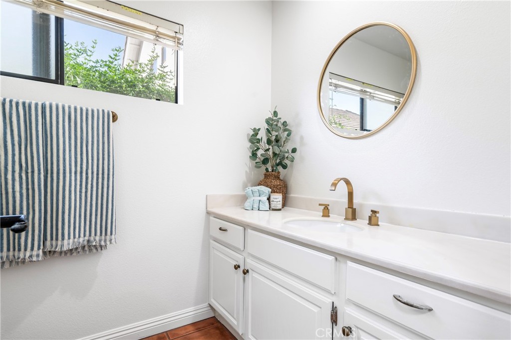 492 East Yale Loop Irvine, CA 92614 - Photo 12 of 31