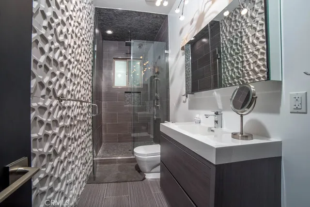 $16,000 | 15373 Valley Vista Boulevard, Sherman Oaks, CA 91403