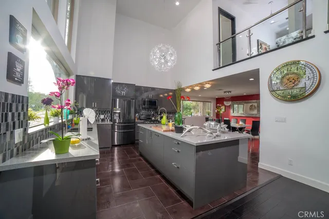 $16,000 | 15373 Valley Vista Boulevard, Sherman Oaks, CA 91403