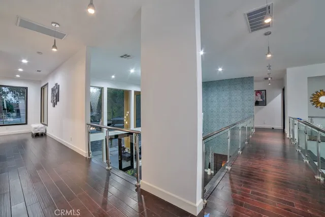 $16,000 | 15373 Valley Vista Boulevard, Sherman Oaks, CA 91403