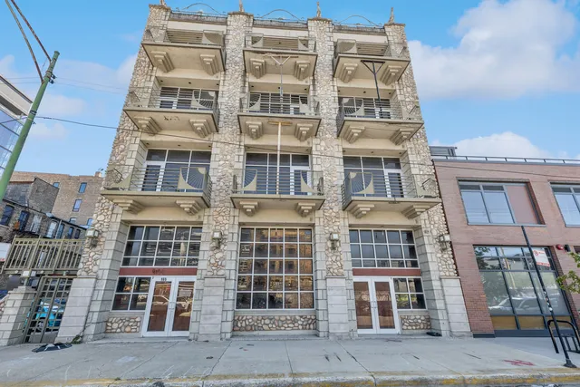 $8,000,000 | 165 North May Street, Chicago, IL 60607