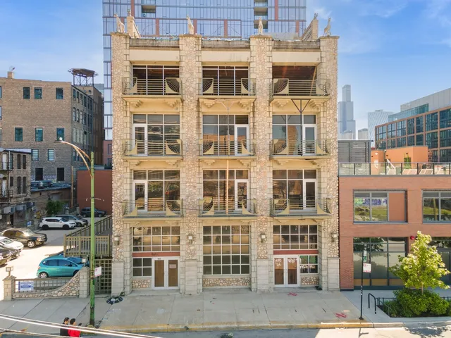 $8,000,000 | 165 North May Street, Chicago, IL 60607