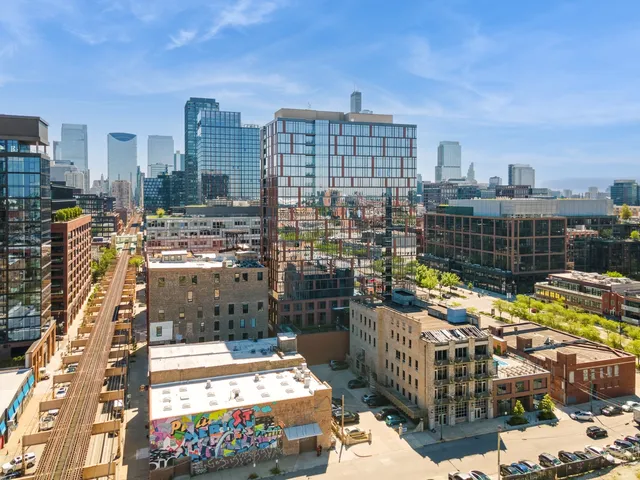 $8,000,000 | 165 North May Street, Chicago, IL 60607