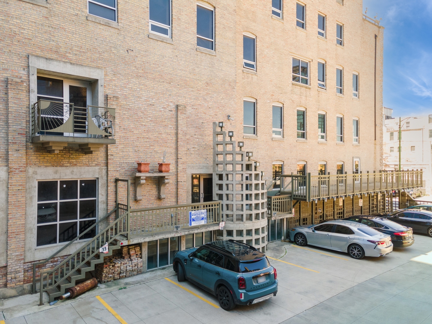 165 North May Street Chicago, IL 60607 - Photo 28 of 36