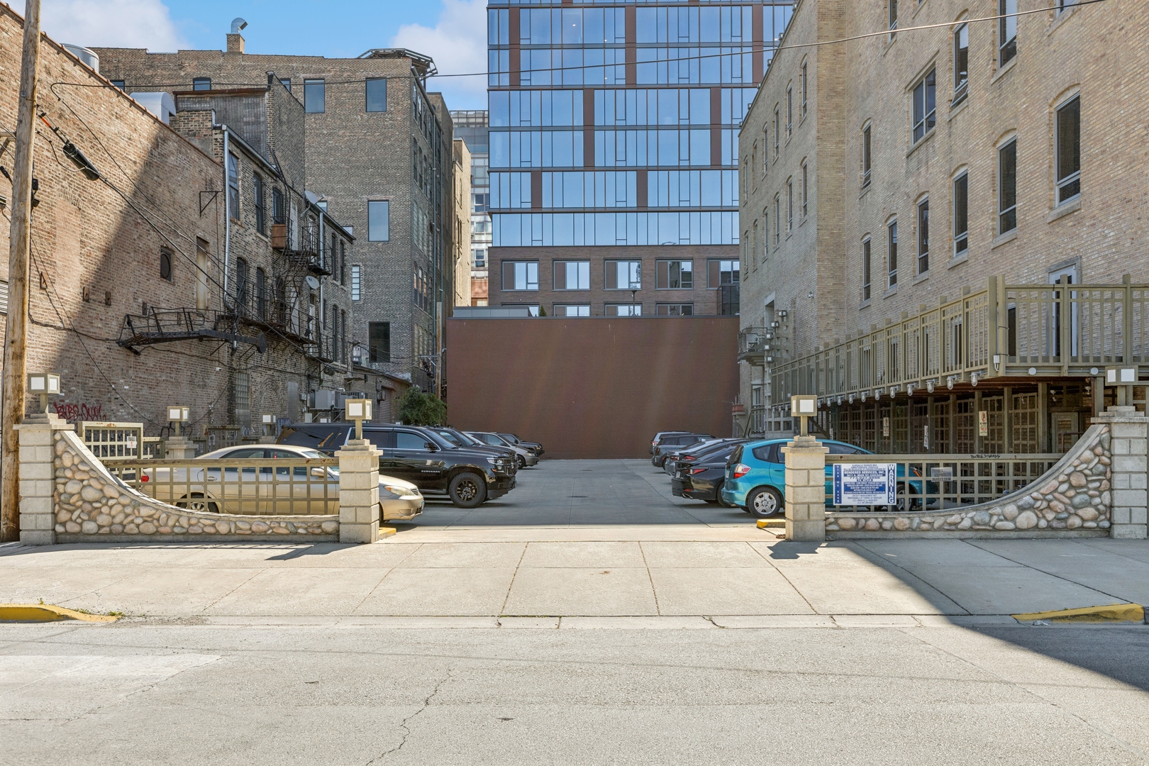 165 North May Street Chicago, IL 60607 - Photo 4 of 36