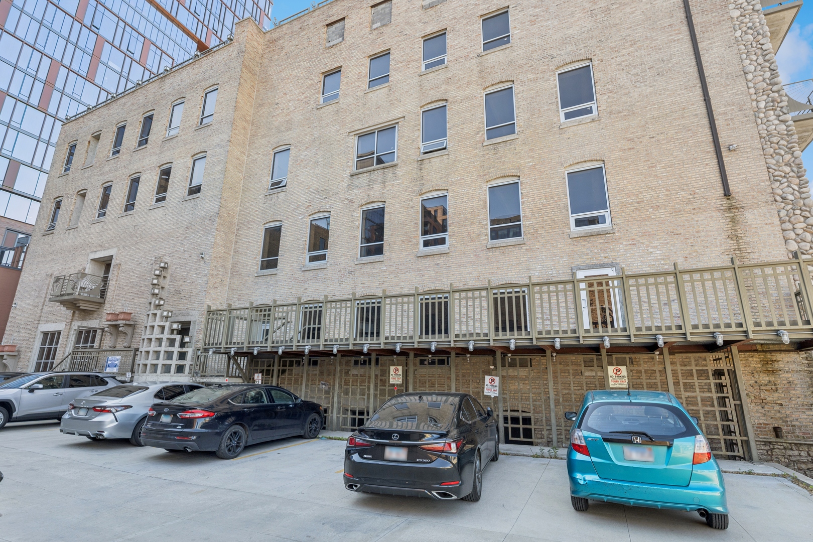 165 North May Street Chicago, IL 60607 - Photo 7 of 36