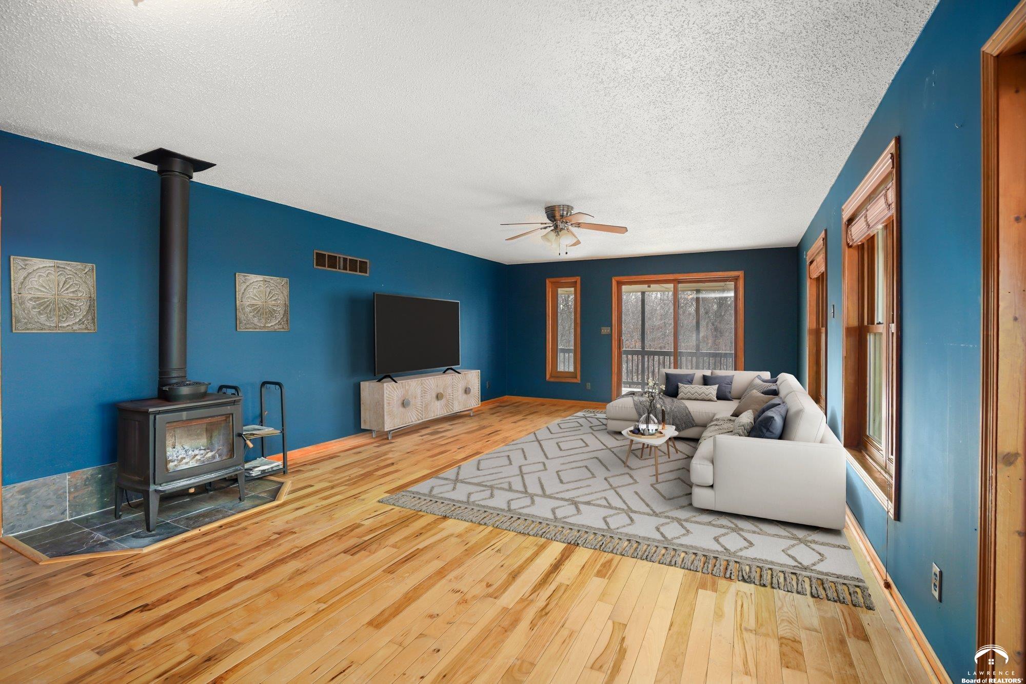 2140 Phillips Road Perry, KS 66073 - Photo 2 of 32