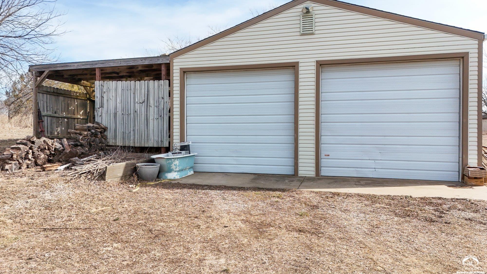 2140 Phillips Road Perry, KS 66073 - Photo 23 of 32