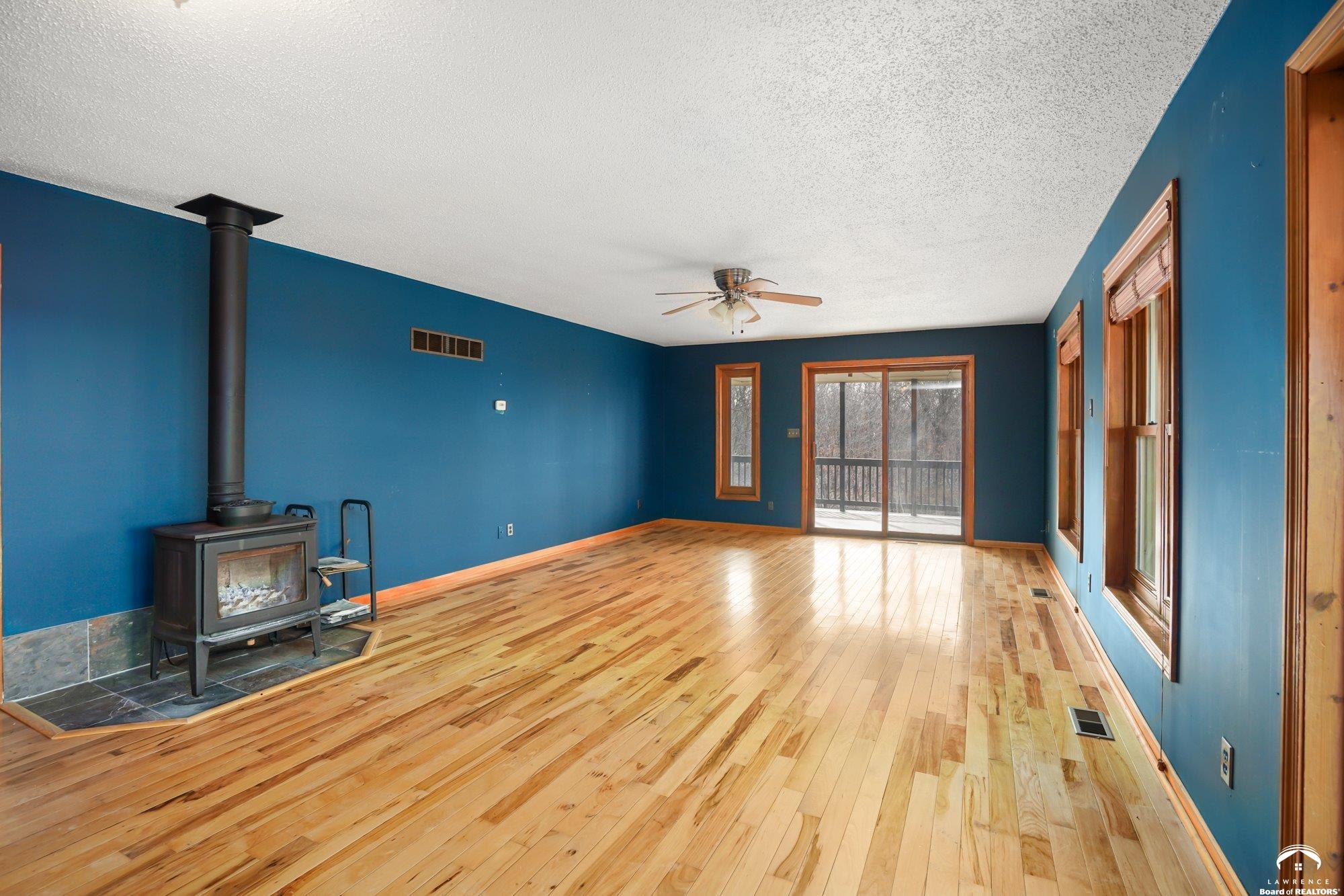 2140 Phillips Road Perry, KS 66073 - Photo 3 of 32