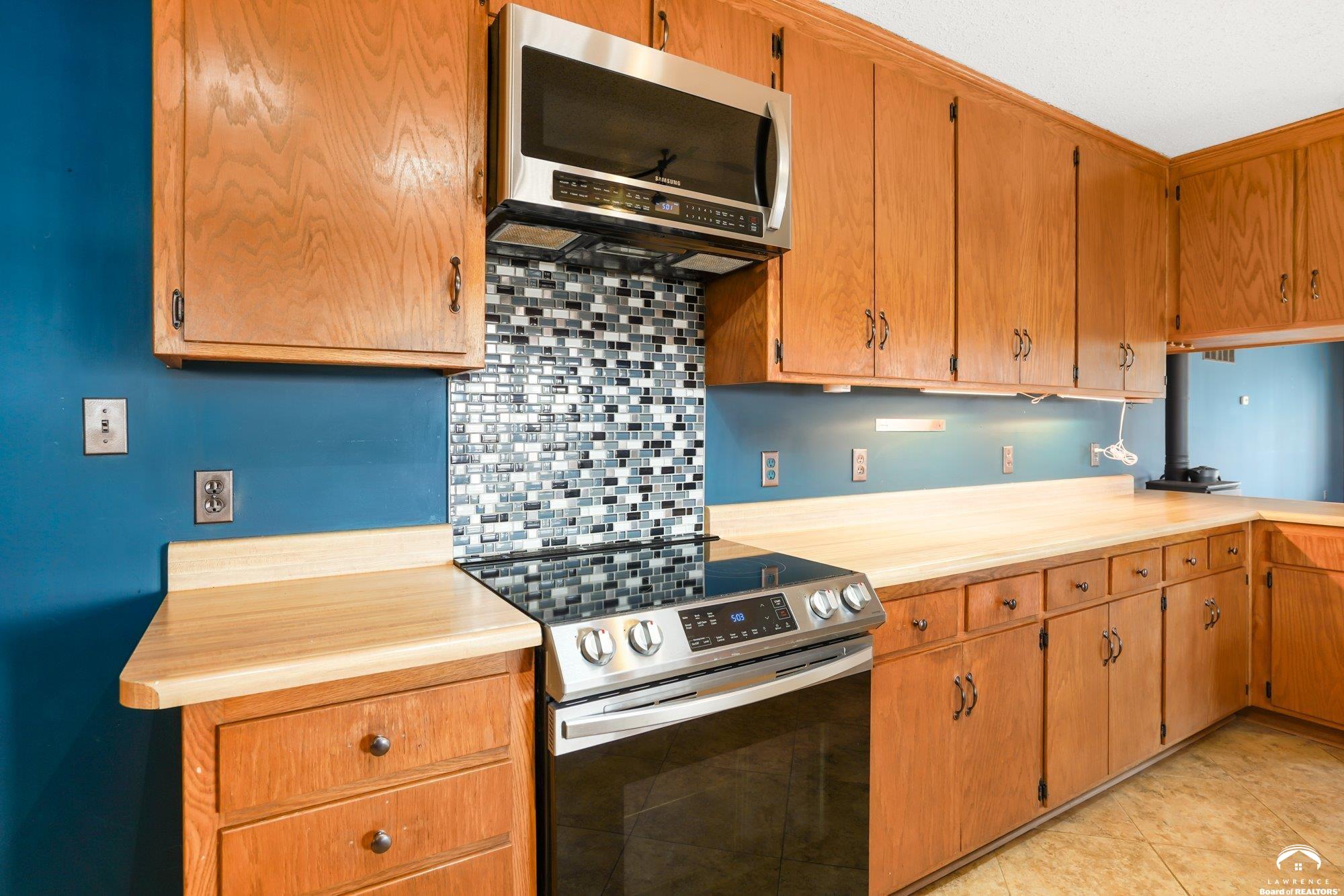 2140 Phillips Road Perry, KS 66073 - Photo 6 of 32