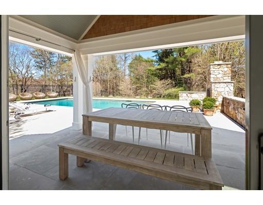 562 Main Street Hingham, MA 02043 - Photo 26 of 30 a living room with large window