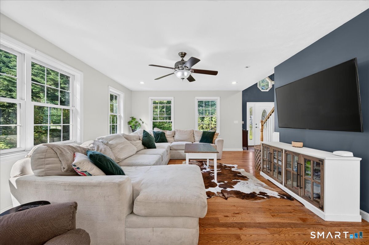 21 Thompson Road Franklin, CT 06254 - Photo 14 of 39 Great gathering space