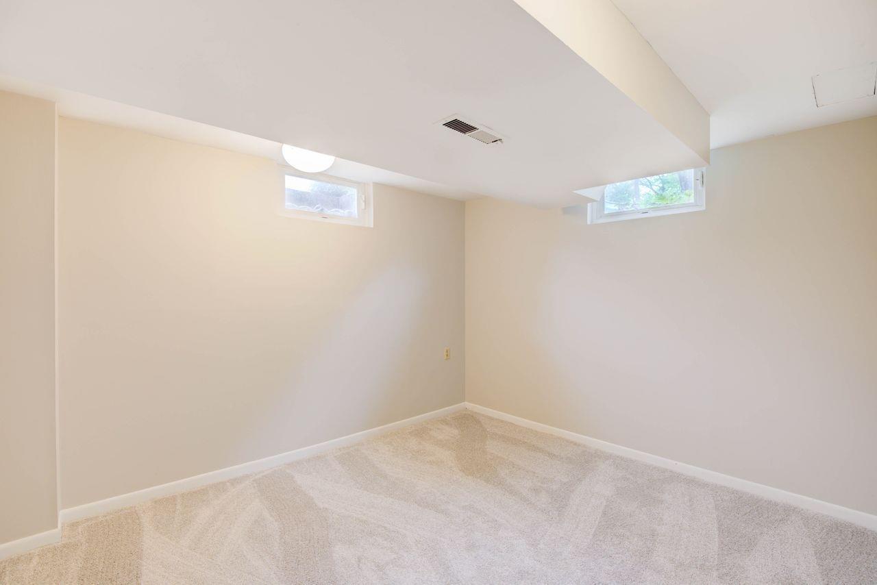 327 Fleming Road Wyoming, OH 45215 - Photo 19 of 31