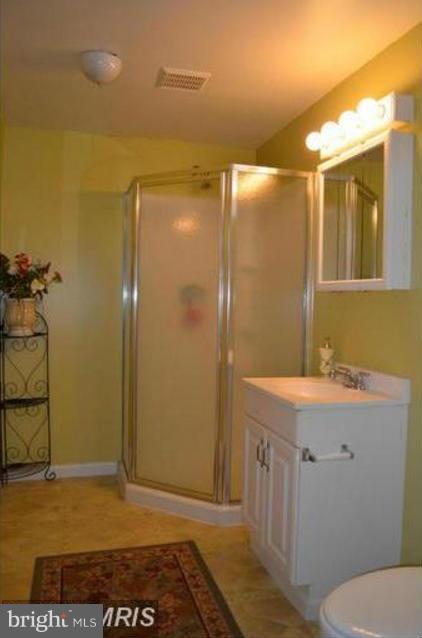 8319 Dogwood Road Baltimore, MD 21244 - Photo 15 of 24 Bath