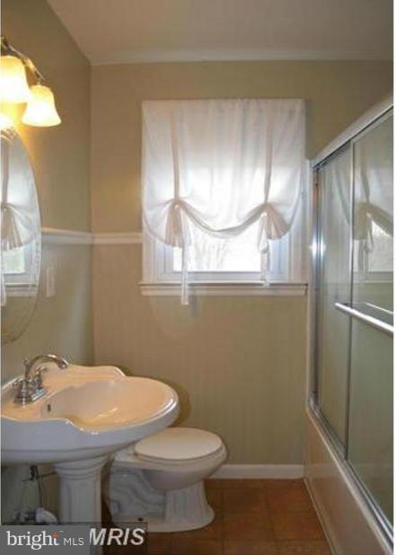 8319 Dogwood Road Baltimore, MD 21244 - Photo 16 of 24 Bath (Master)