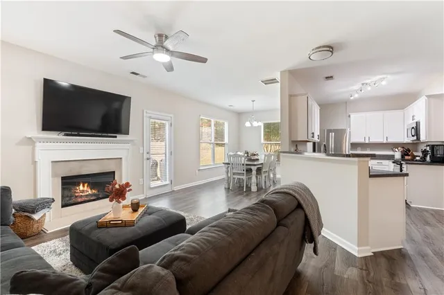 $385,000 | 136 Wiley Parc Circle, Woodstock, GA 30188