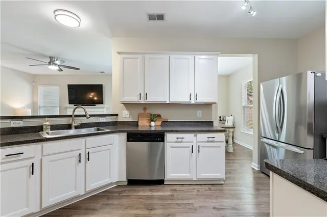 $385,000 | 136 Wiley Parc Circle, Woodstock, GA 30188