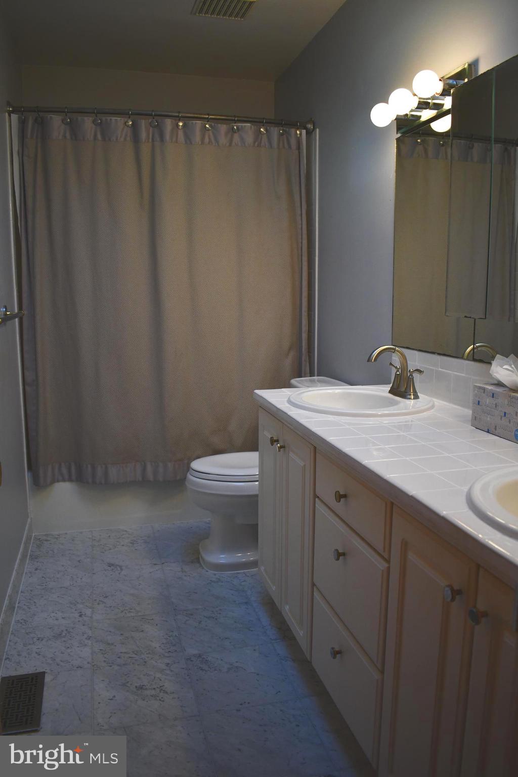 118 Bruce Road Washington Crossing, PA 18977 - Photo 14 of 20 Full bath - main level