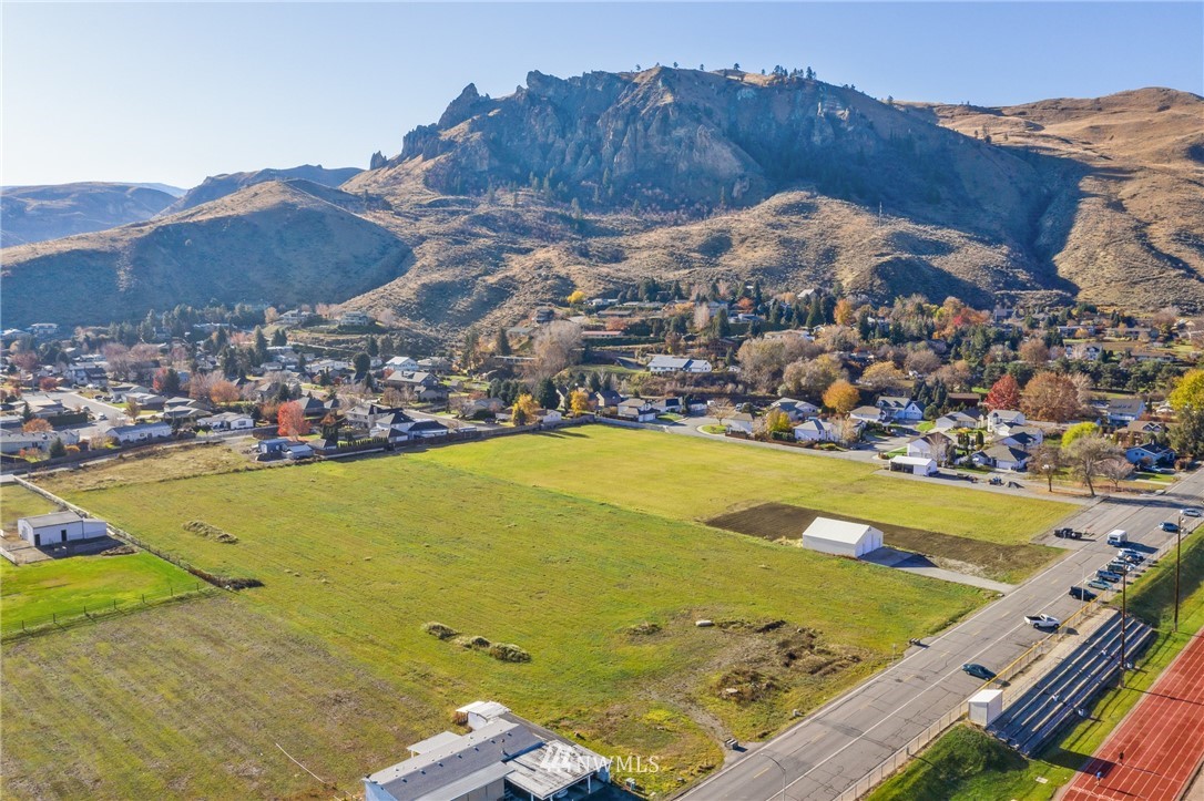 1101-1105 Red Apple Road Wenatchee, WA 98801 - Photo 1 of 9 Gallery Image 1