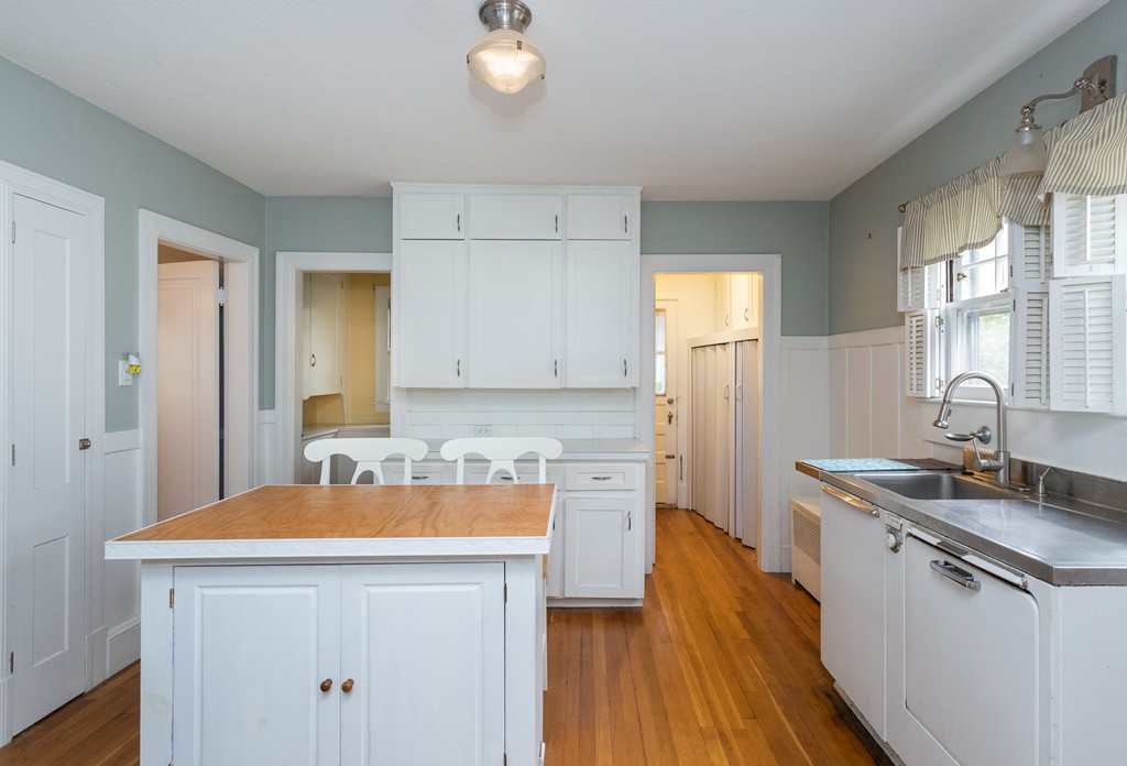 124 Sylvan Street Springfield, MA 01108 - Photo 17 of 30
