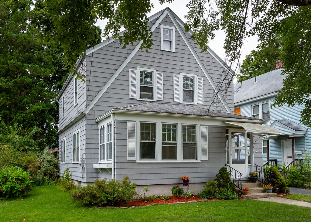 124 Sylvan Street Springfield, MA 01108 - Photo 3 of 30