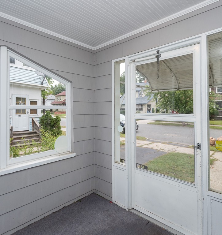 124 Sylvan Street Springfield, MA 01108 - Photo 4 of 30