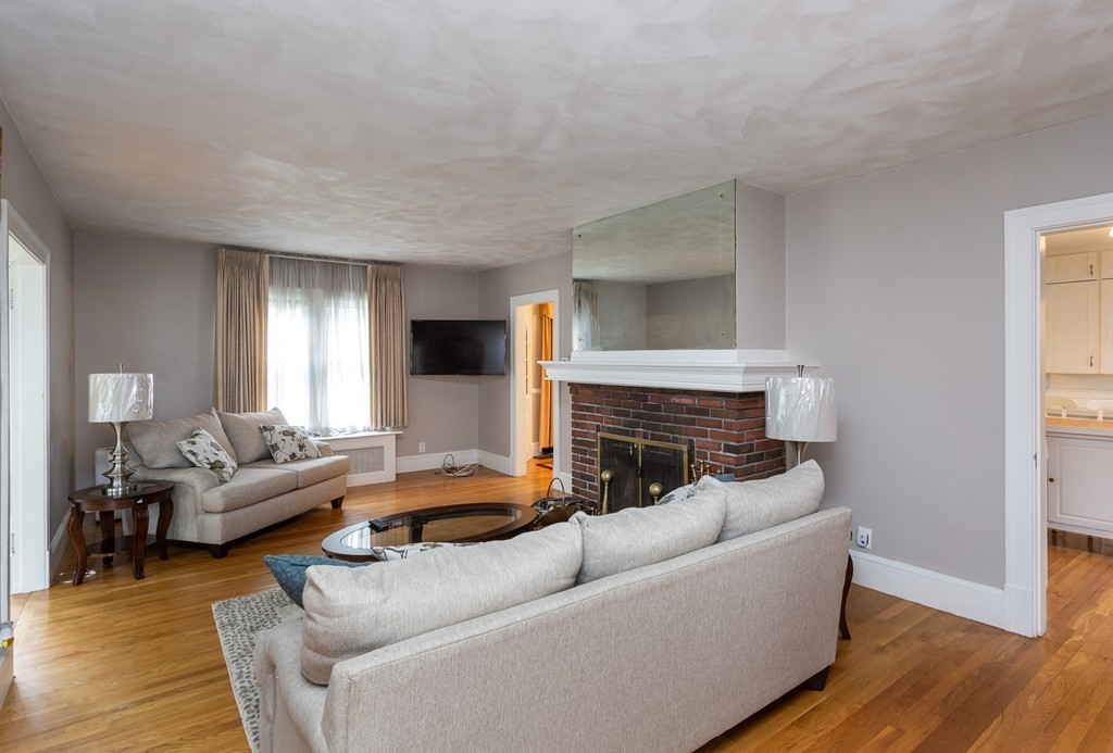 124 Sylvan Street Springfield, MA 01108 - Photo 6 of 30