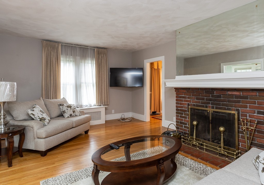124 Sylvan Street Springfield, MA 01108 - Photo 7 of 30
