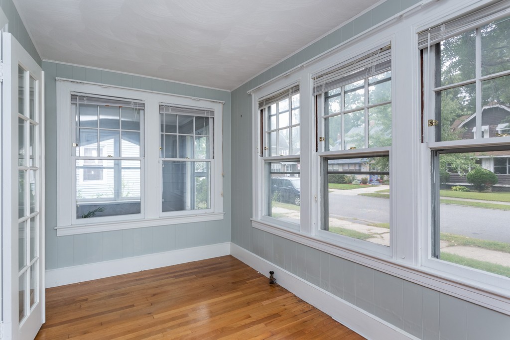 124 Sylvan Street Springfield, MA 01108 - Photo 10 of 30