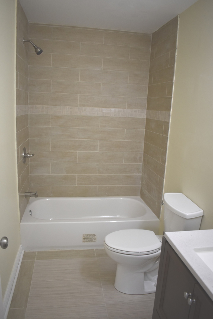6945 West Avon Avenue Chicago Ridge, IL 60415 - Photo 12 of 34