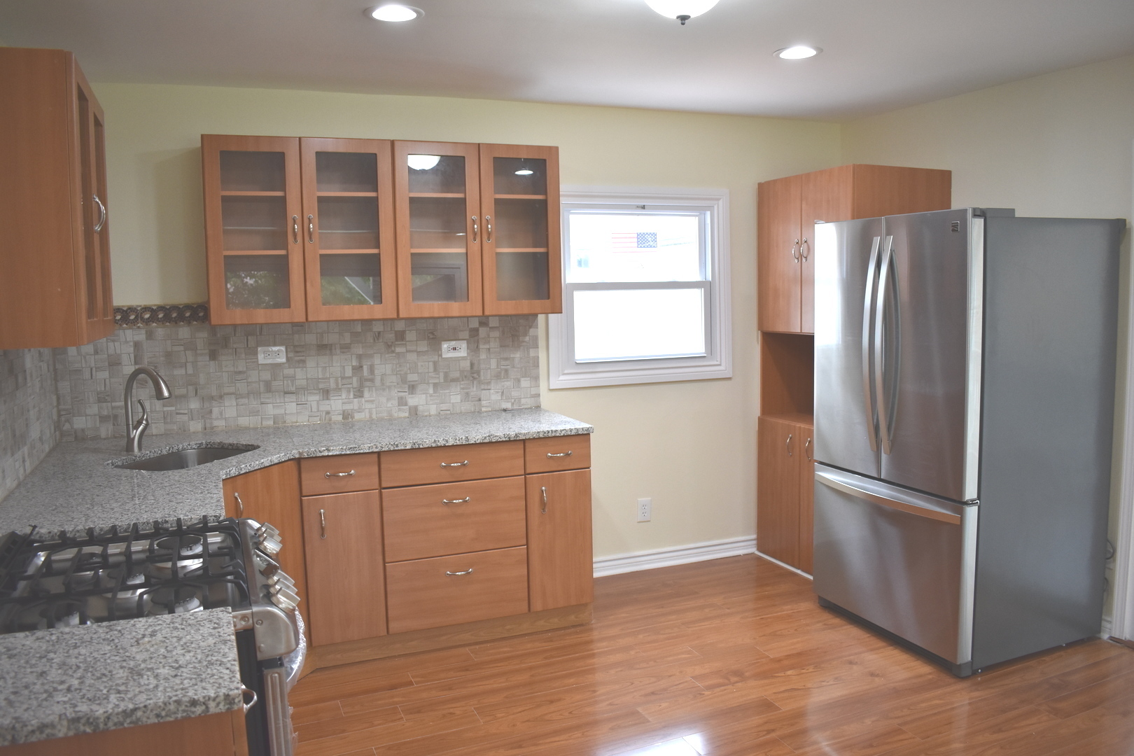6945 West Avon Avenue Chicago Ridge, IL 60415 - Photo 9 of 34